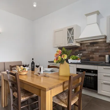 Tuscany Living - Terra Antica Farm stay